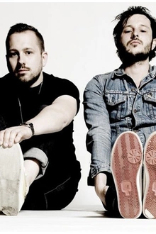 The Shoes en concert