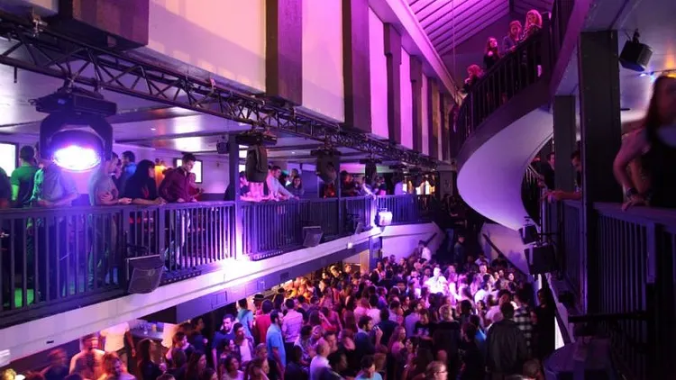 SOIRÉE DISCO - ANNÉES 80 A AUJOURD'HUI