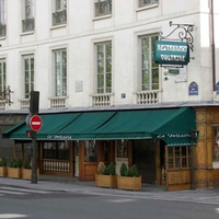Le Voltaire