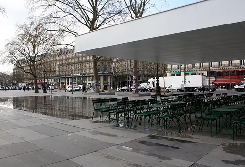 Café Fluctuat Nec Mergitur Restaurant paris