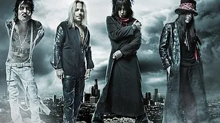 Mötley Crüe + guest
