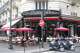 Le Café Charlot
