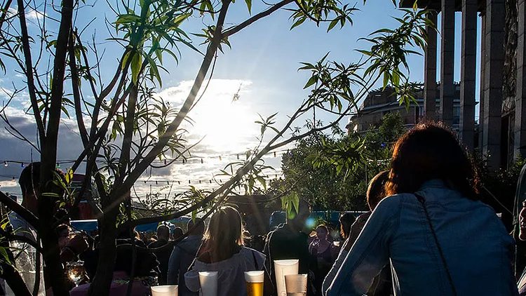Terrasse Poisson Lune