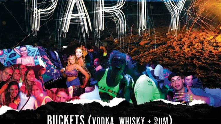 NYE 2014/15 Full Moon Party in Belushi's Paris Canal