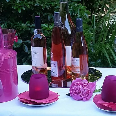 Bar éphémère de l'hôtel Saint James : luxe, calme et rosé