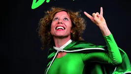 Stéphanie Jarroux, Bio & Barge
