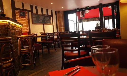 Le Petit Café Restaurant Bar Paris