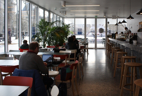 Café Fluctuat Nec Mergitur Restaurant paris