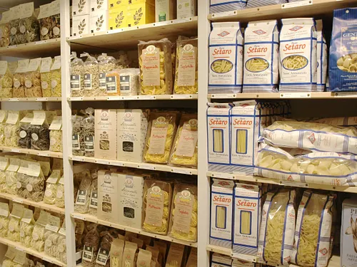 Maison Plisson Beaumarchais Restaurant Shop Paris