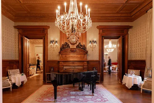 Les Salons du Prince Restaurant Paris