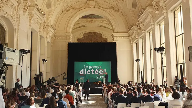 Pilot Pen France organise une Dictée Géante au Palais de la Découverte