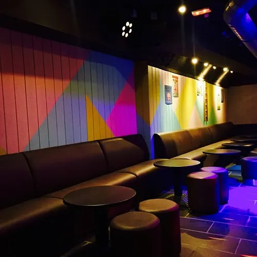 California Avenue Bar Paris