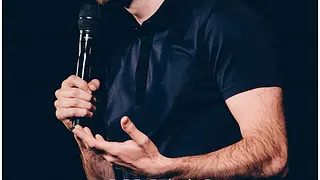 KYAN KHOJANDI dans son nouveau spectacle