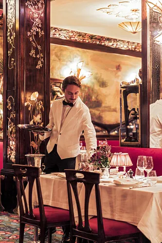 Maxim's Restaurant Bar Paris