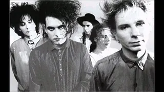 SUNDAY TRIBUTE // The Cure