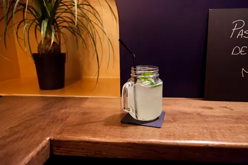 Les Justes - Pigalle Bar Paris