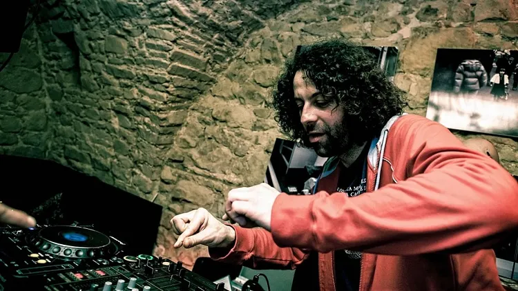 YA-NECK (Tara Boom - Poland) & BORIS VIANDE (Vlad)