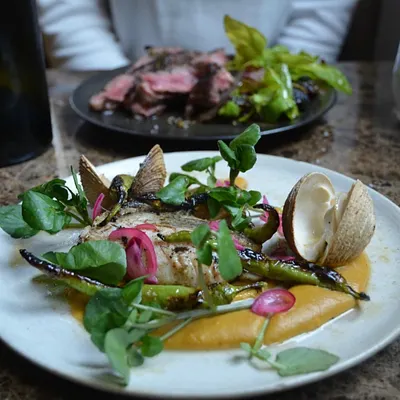 Restaurant Carbón, rendez-vous enflammé rue Charlot