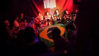 Clube dos Democraticos X Les Disquaires