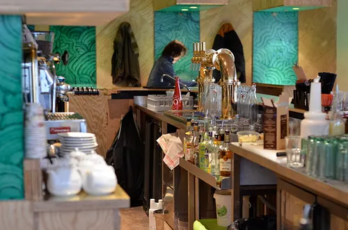 Le Wood Bar Restaurant Paris