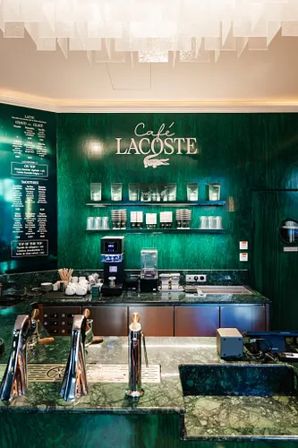 Café Lacoste Restaurant Paris