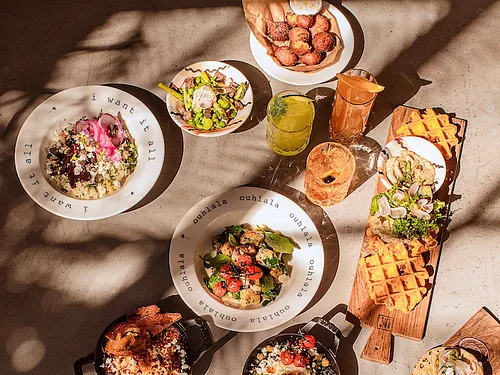 Cali Uptown Restaurant Paris
