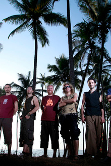 HILIGHT TRIBE en concert @ Le Cabaret Sauvage