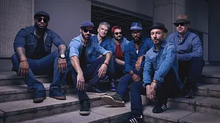 Mona Darlin' Special Guests: Setenta