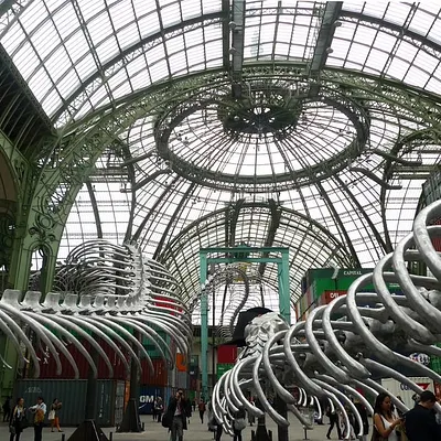 Monumenta 2016 : un serpent de 250 mètres rôde sous la nef du Grand Palais