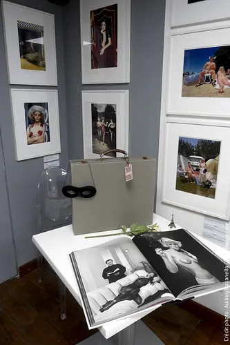 Taschen pop-up store Galerie d'art Shop Paris