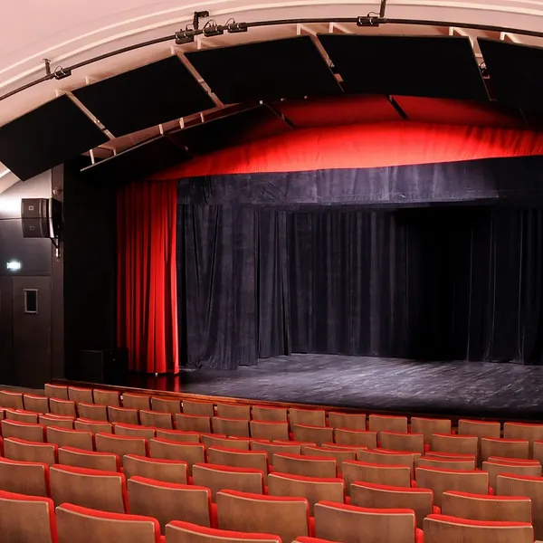 Le Théâtre Traversière