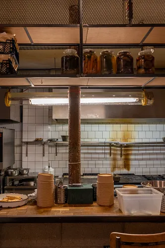 Miznon Grands Boulevards Restaurant Paris