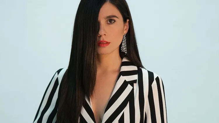 JAVIERA MENA