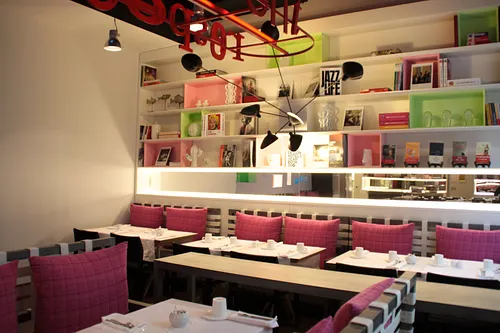Les Mots Passants Restaurant Paris