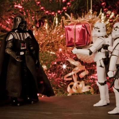 Les 10 idées cadeaux de dernière minute à trouver à Paris : on offre quoi à qui ?
