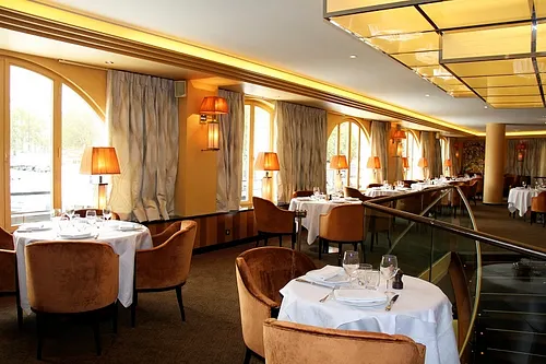 Les Grandes Marches Restaurant Paris
