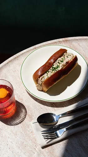 Café Lacoste Restaurant Paris