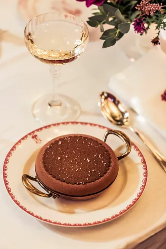 Maxim's Restaurant Bar Paris
