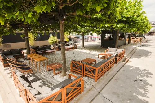 Démesure sur Seine Bar Paris