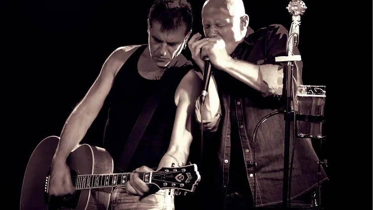 CHRIS & LO