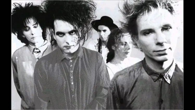 SUNDAY TRIBUTE // The Cure