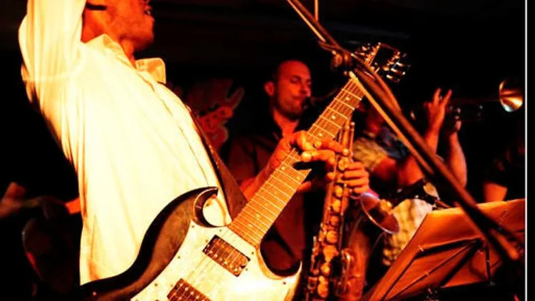 Black & Blue Sessions #11 : Franck Biyong & Massak