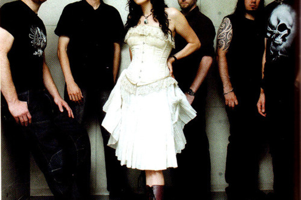 Within angels. Within Temptation фото. Within Temptation.