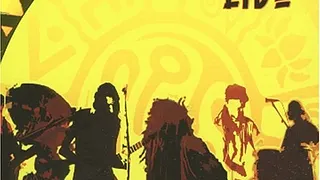 Hilight Tribe en concert