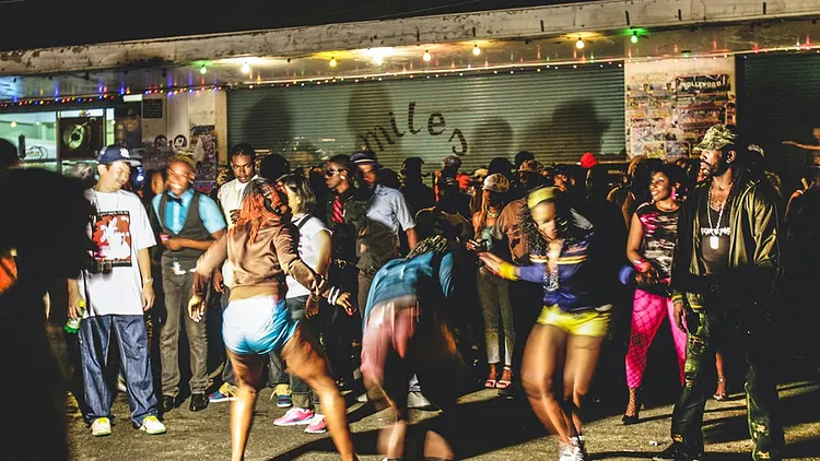 Villette in da Tropics ~ Dancehall, Latino, Funk Brazil & Afro !