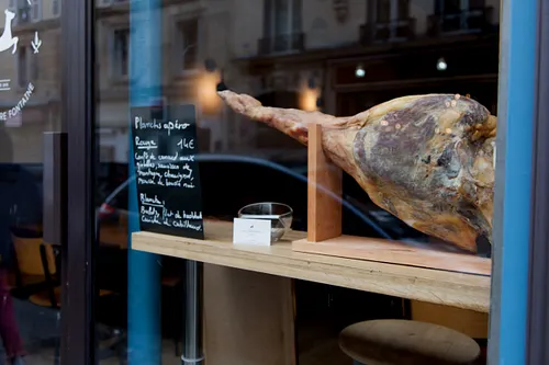 Le Barbiche Restaurant Bar Paris