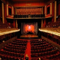 Les Folies Bergère