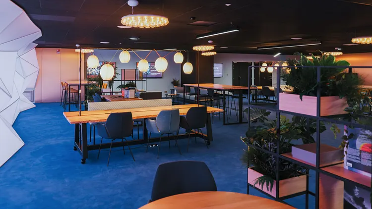 Travailler gratuitement dans un espace local et insolite à Paris, ça vous dit ?
