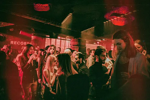 Deflower Club Paris