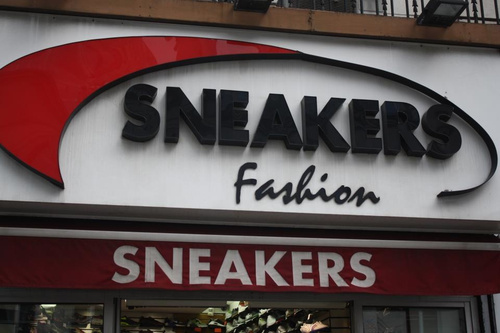 Sneakers Fashion Shop Paris